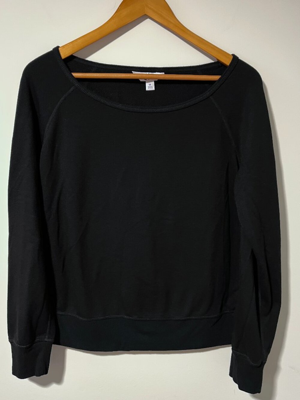 JoyLab Black Cropped Sweatshirt Womens Med Off Shoulder Scoop Neck Dance Minimal